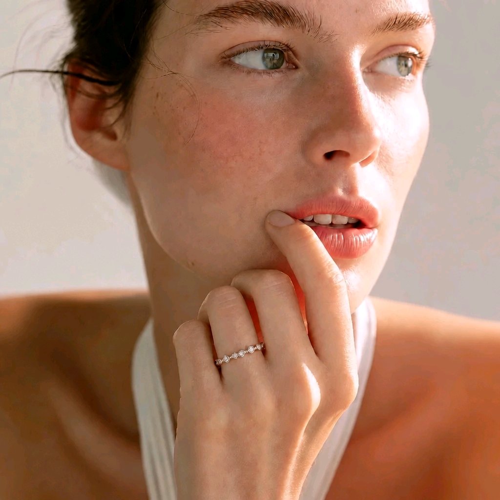 Memoirering - Floral - Weißgold mit Diamanten (0,22 ct.)