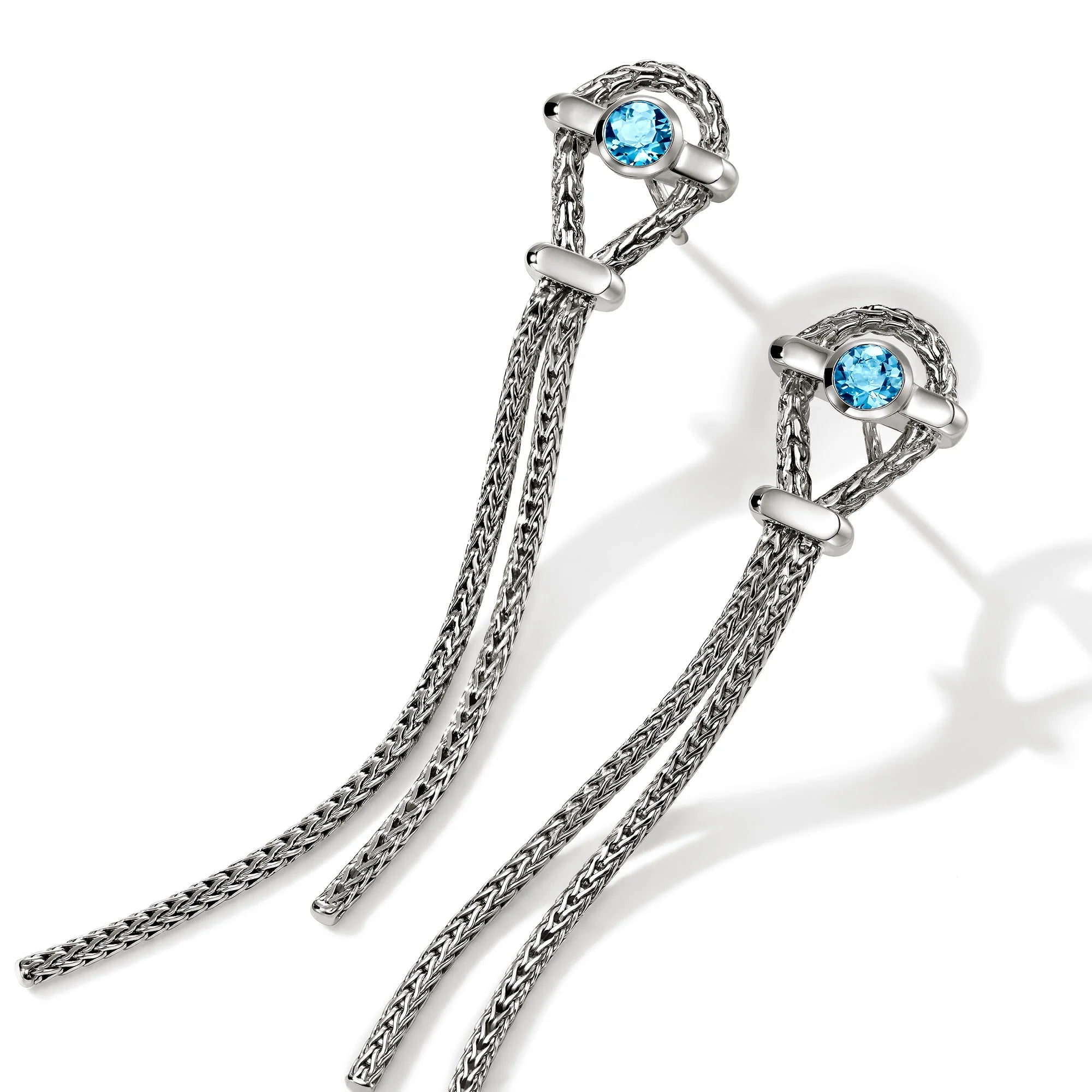 John Hardy Gem Drop Topas Ohrringe Detailansicht – natürlicher Blauer Topas – MARRYING München