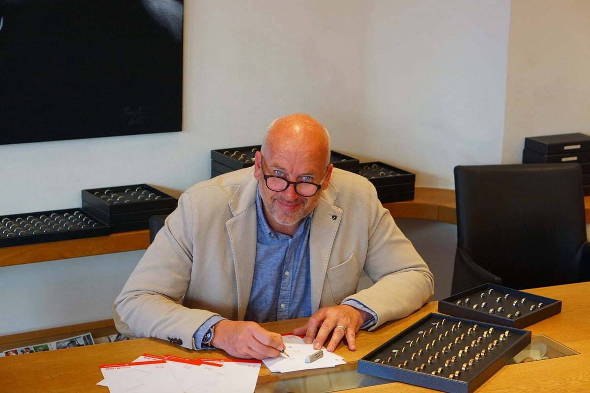 Jens Schniedenharn Goldschmied I Juwelier MARRYING München I Theatinerstraße 32 I Trauringe & Verlobungsringe