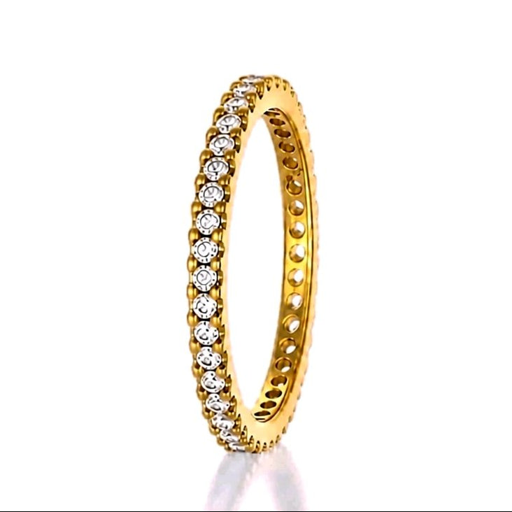 Eleganter Diamantring in Gelbgold bei MARRYING München