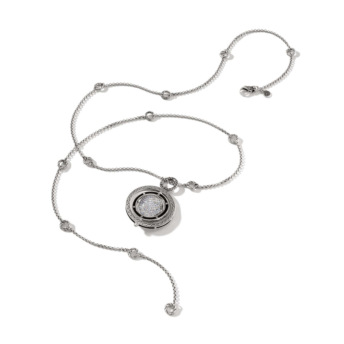 John Hardy Mondstein-Collier Editorial-Shot – Flatlay Sterling Silber Halskette mit rotierendem Mondstein-Medaillon auf weißem Grund